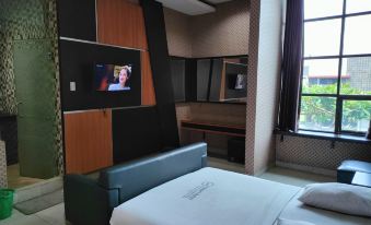 Lonari Hotel
