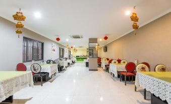 Honggaoliang Business Hotel (Nanjing Changjiang Bridge North Road Station Hongyang Plaza)