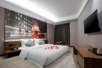 Ferris Wheel Hotel Hotel in zona Yong'an Marina