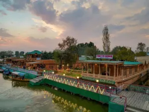 Prince of Kashmir Luxury Houseboat