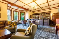 Woodland Manor Hotel - Parkplatz