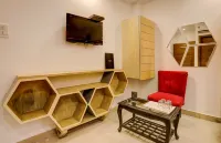 Atlanta at New Delhi Train Station - Hostel