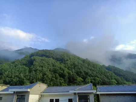 Jingwan Homestay (Zhashui Yingpan Town Zhujiawan Village) Отели рядом с достопримечательностью «First Draftage of Zhashui Canyon»