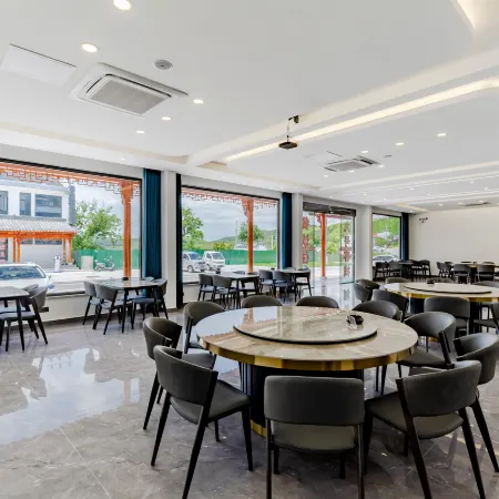 No.9 Inn (Moon Bay Branch)