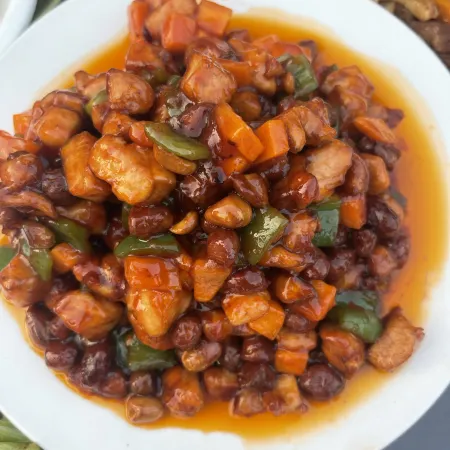 xinglongxianyatianxiaoyuanminsu