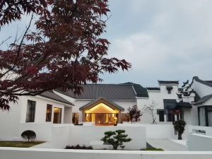 Valley Muxin Luxe Floral Manor & Boutique B&B