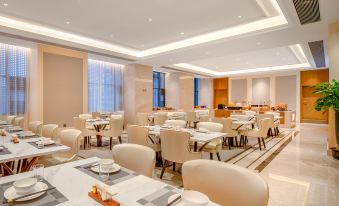 Vienna Hotel (Jiujiang De'an Pedestrian Street)