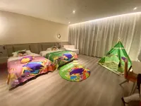 Elong R.YUN Hotel (Huainanzhan High School Wuyue Square) - Family