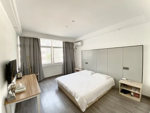 Linhai Sheri King Hotel - parkir