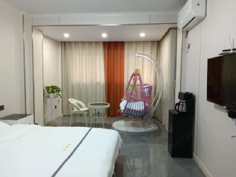 Qingyuxuan Homestay (Chaohu College) Hotels near Latitude and Longitude Aviation Research Base - Water Rocket Launch Area