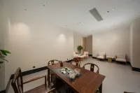 Yilong Ruiyun Hotel (Xinyang Railway Station Tianrun Square Branch) - ที่มีฟิตเนส