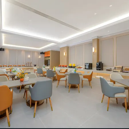 Vienna Hotel (Wanyuan Future City Branch)