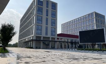 Jiaoliu Center Hotel