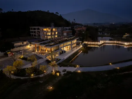 Heyang Heshan · Heyang Chinese Inn Отели рядом с достопримечательностью «Huangjinbu Colorful Mucuna Birdwoodiana Flower Base»