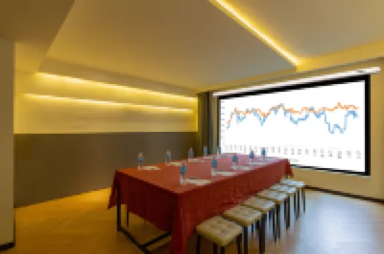 Lugu Lake Puman Lakeview Resort Hotel