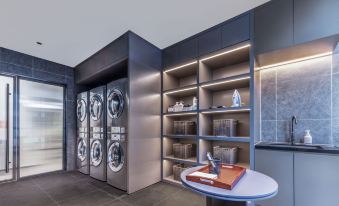 Shanghai Pudong Jinqiao Subway Station Light Residence Hotel