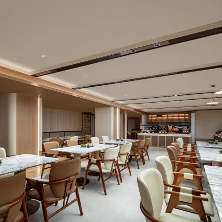 Chenzhou Municipal Government Wuling Avenue Atour Hotel