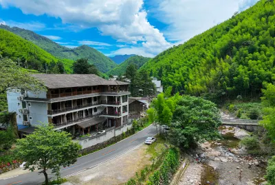 武夷山嘗百茶山舍民宿 Các khách sạn gần Qinglong Great Waterfall