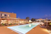 King13·Nest Hotel (Xi'an Ming City Wall Xi'an Railway Station Metro Station Branch) - Rooftop Pools