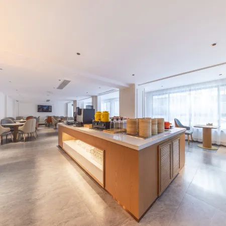 Vienna Hotel (Longnan Lantian · Lianhu Plaza Branch)