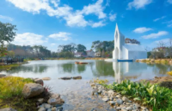 Santa Dosia Resort (Santa Dosia Fragrance Paradise Store)