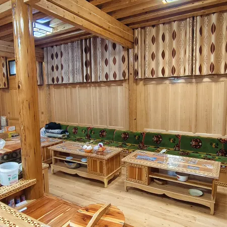 Zhuomu Lariz Homestay