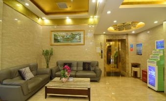 Yuenanguo Hotel (Shenzhen Luohu Port Guomao Subway Station)