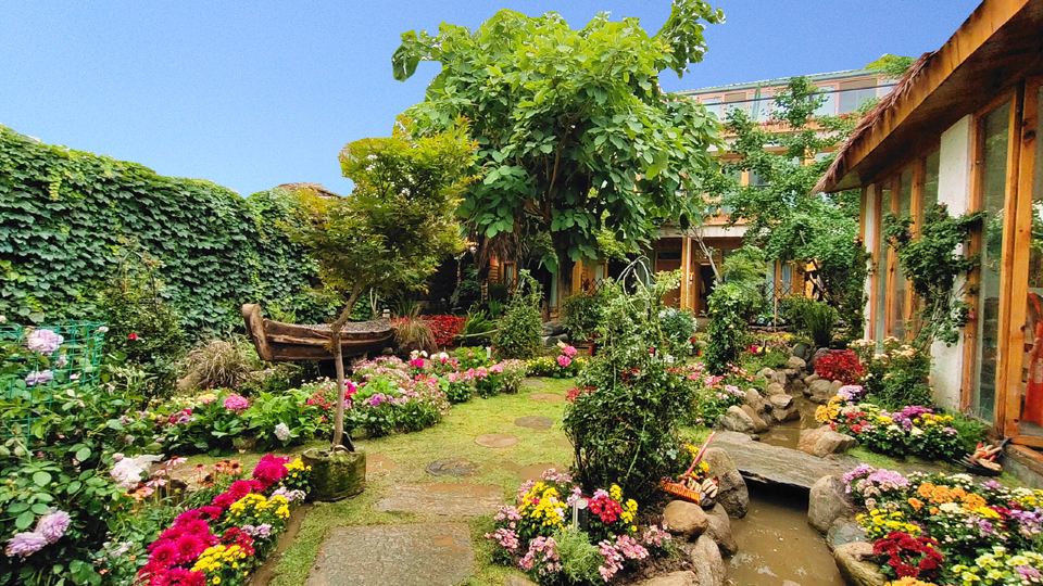 Mu Yun Flower House