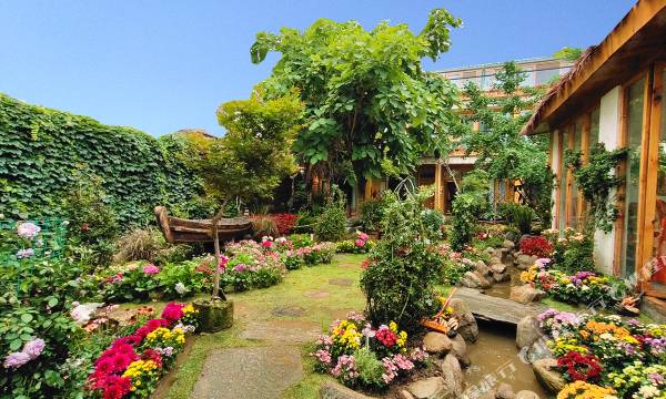 Mu Yun Flower House