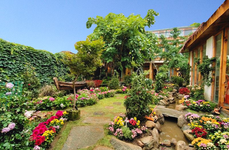 Mu Yun Flower House