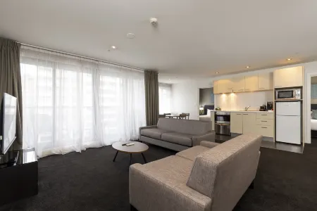 Oaks Auckland Hotel Отели рядом с достопримечательностью «St. Helier's Bay, Auckland»