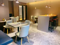 Homeinn Hotel (Xuchang Railway Station Fat Donglai Life Plaza) Hotels in Xuchang