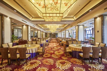 Huitang Hot Spring Resort Отели рядом с достопримечательностью «Huitang Huatian City Hot Spring Resort»