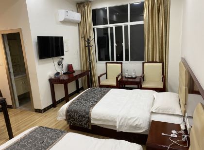 Luoping Chunjia Hotel