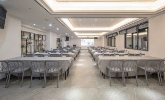 Hanfeng Fashion Hotel (Rongshui Sumeng Commercial Plaza)