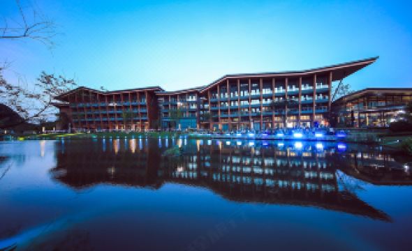 Yucheng Chunsanli Art Holiday Hotel