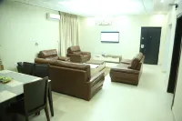De Grandeur Tower Apartment