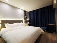 7天酒店(平顶山火车站和顺路店) - 精选大床房