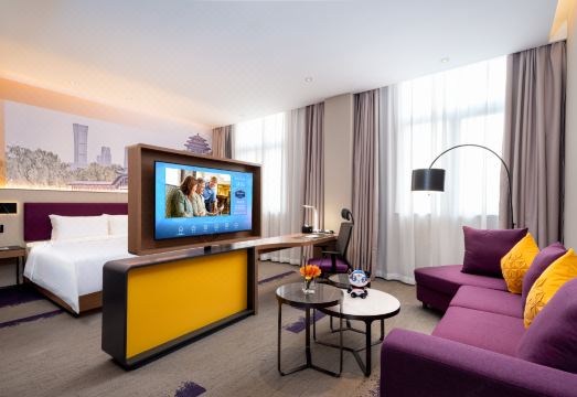 1. 햄튼 바이 힐튼..