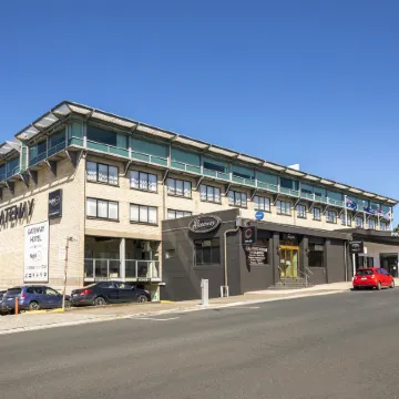 Nightelier Devonport Gateway Hotel