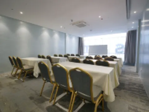 ブルー ロータス ホテル ダバオ ダバオのホテル