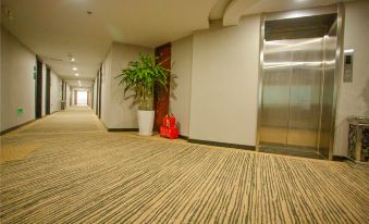 GreenTree Select Hotel (Taiyuan Liuxiang Zhonglou Street Kaihua Temple Subway Station)