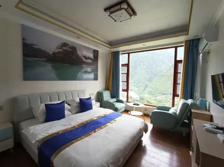 Bingzhongluo Dian-Zang Home Homestay Отели рядом с достопримечательностью «The First Bend of Nujiang River»