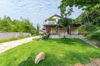 Tonglu Taotaoshanju Hot Spring  •River Tracing B&B