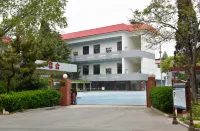 Beidaihe Kailuan Jinshan Recreation Center Hotels in East Beach. Biluota Bar Park