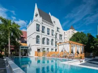 Pineapple Honey Resort B&B (Beihai Yintan Branch) Hotels near Bei Hai Silver Beach