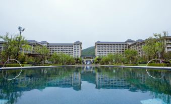 Lanwan International Hotel (Zhujiajian Greentown Dongsha Resort)