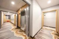 City Ant Hotel (Nanjing Wutang Square Metro Station)
