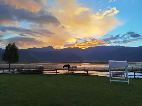 Shangri-La Skyland Tent Manor Hotels in Shangri-La