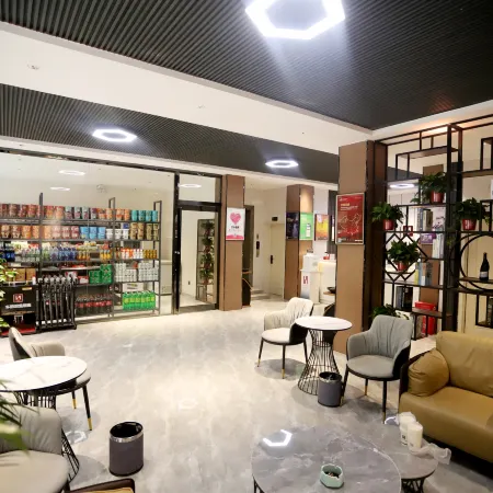 Home Inn Huaxuan Collection Hotel (Xiangcheng Tongji Avenue East Passenger Transport Station)